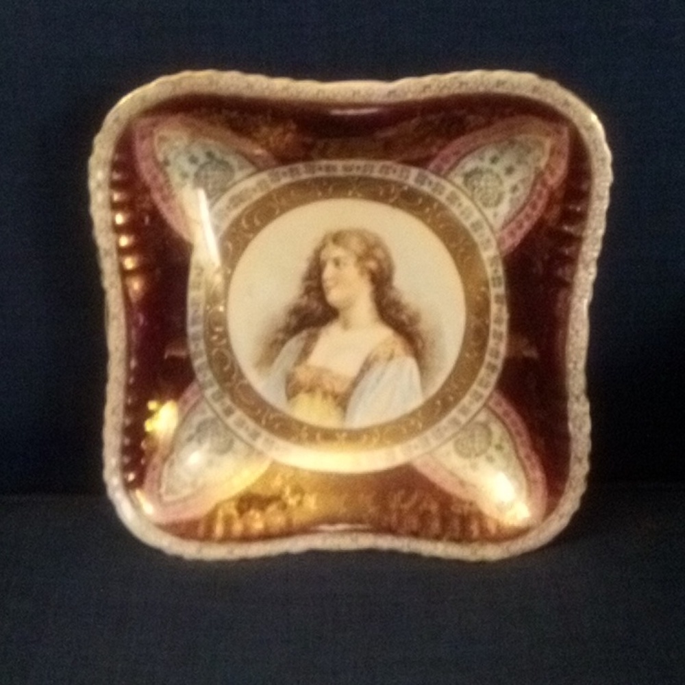 ANTIQUE Victoria Austria Plate -   (Circa 1906-1912)